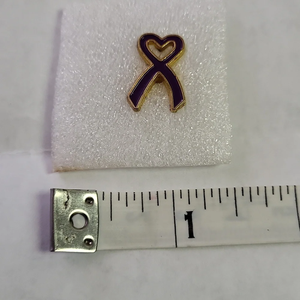 Heart Ribbon Pin - Picture 3 of 4